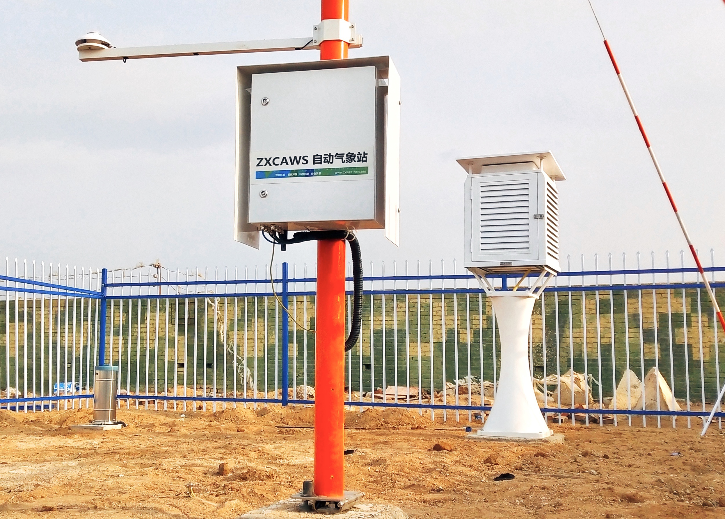 我公司為我國(guó)某部隊(duì)訓(xùn)練基地提供氣象監(jiān)測(cè)設(shè)備