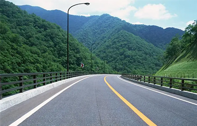 公路氣象災(zāi)害監(jiān)測：應(yīng)對挑戰(zhàn)的策略與實(shí)踐